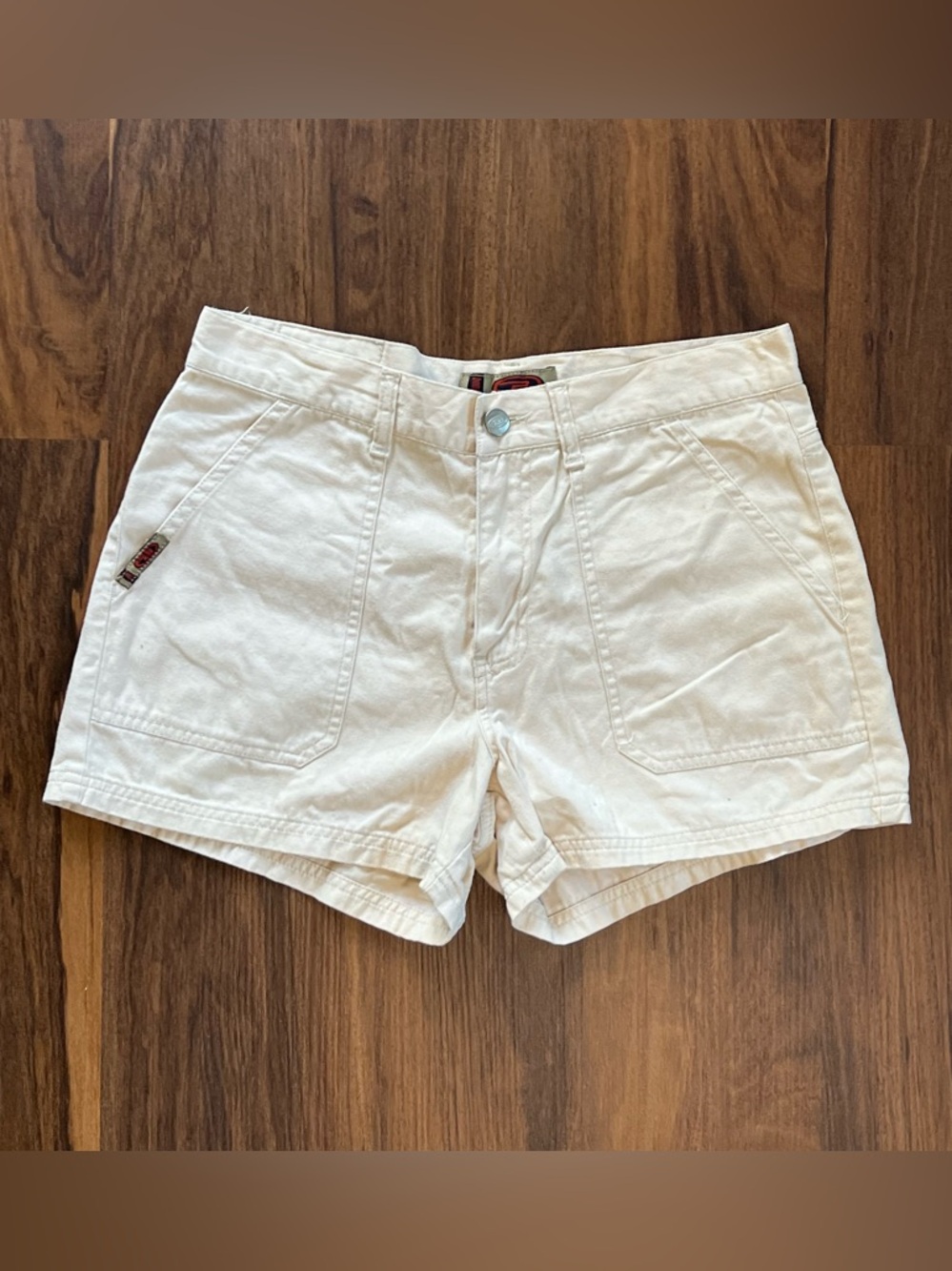 Vintage 90s Bongo cream colored shorts